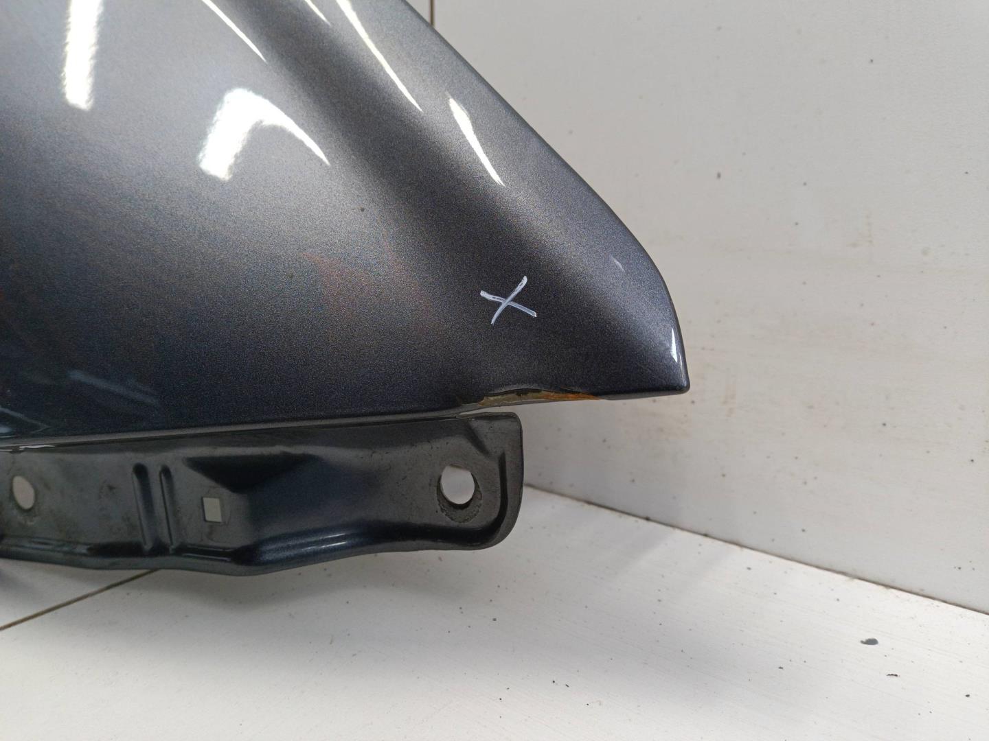 Крыло переднее правое