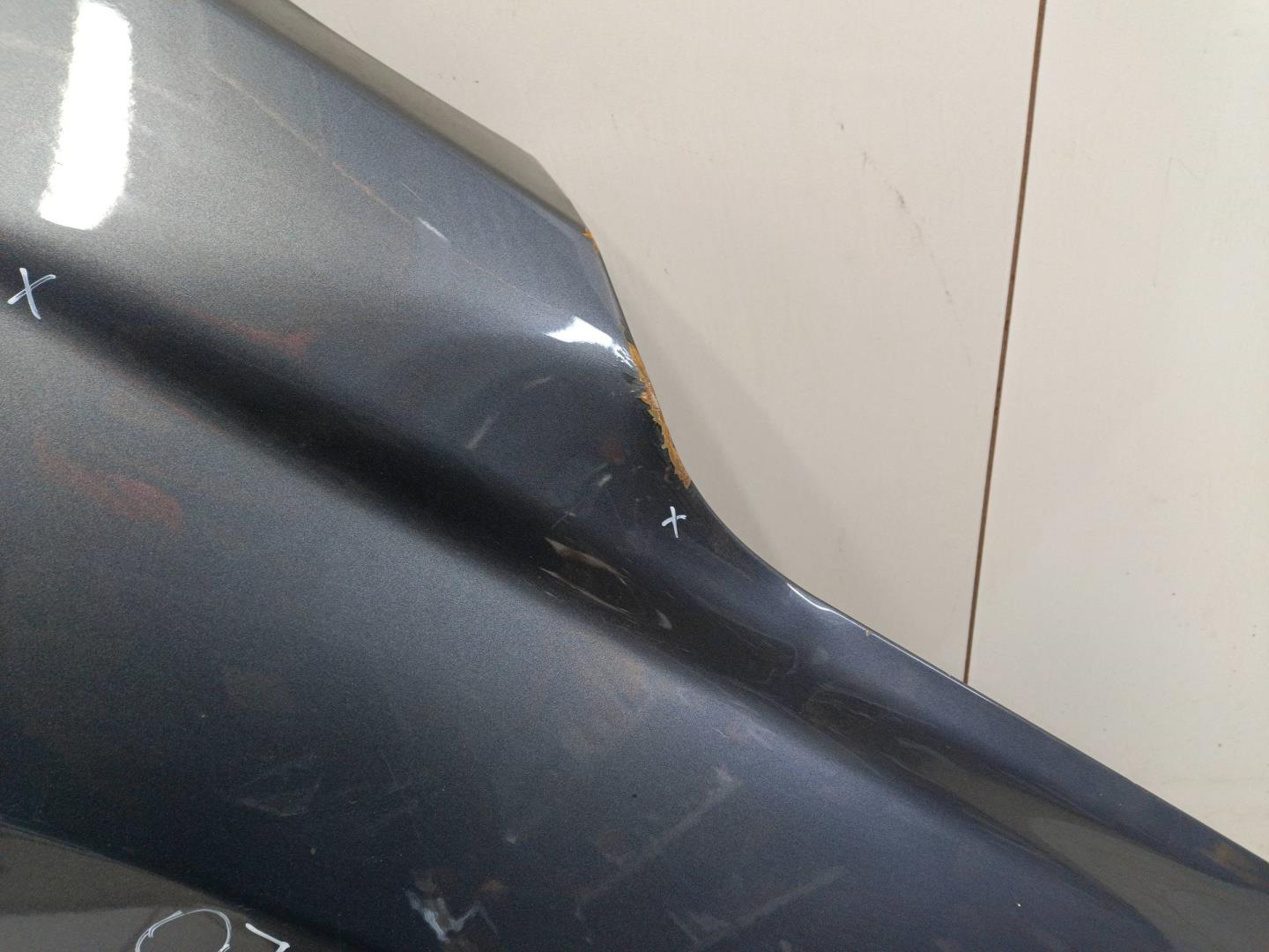 Крыло переднее правое