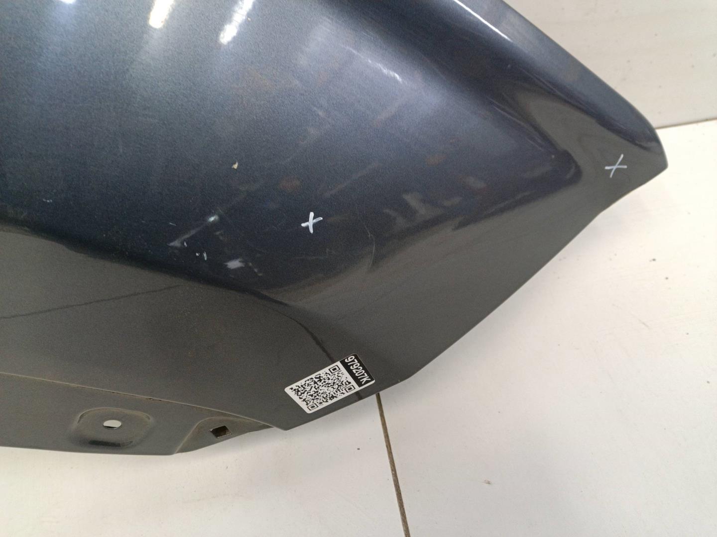 Крыло переднее правое