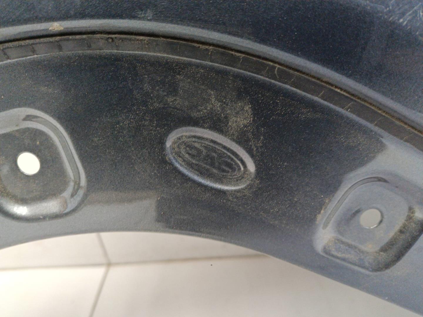 Крыло переднее правое