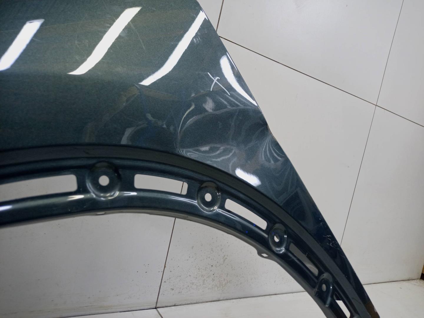 Крыло переднее левое