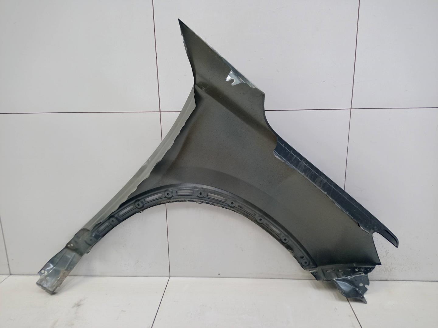 Крыло переднее левое