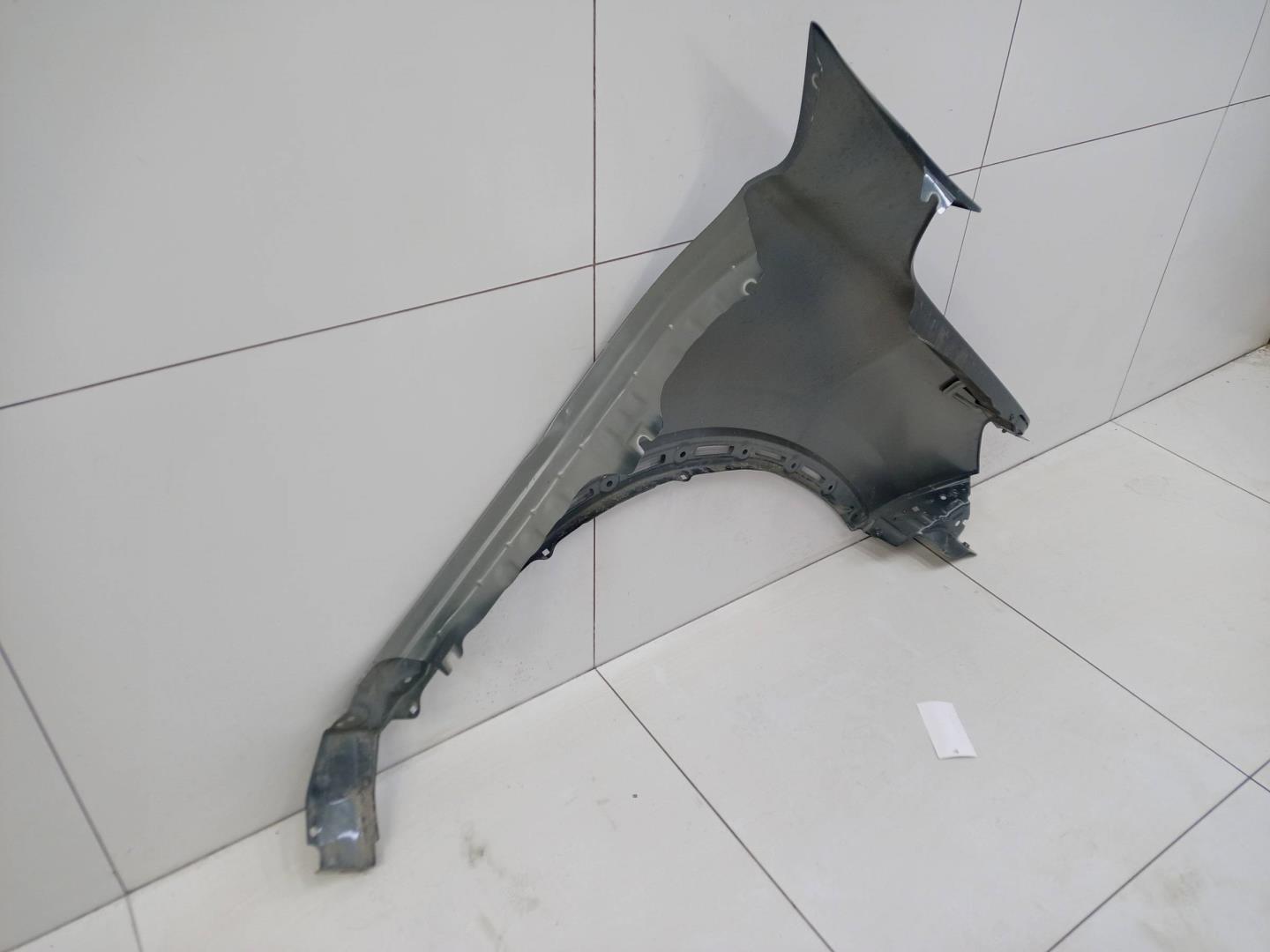 Крыло переднее левое