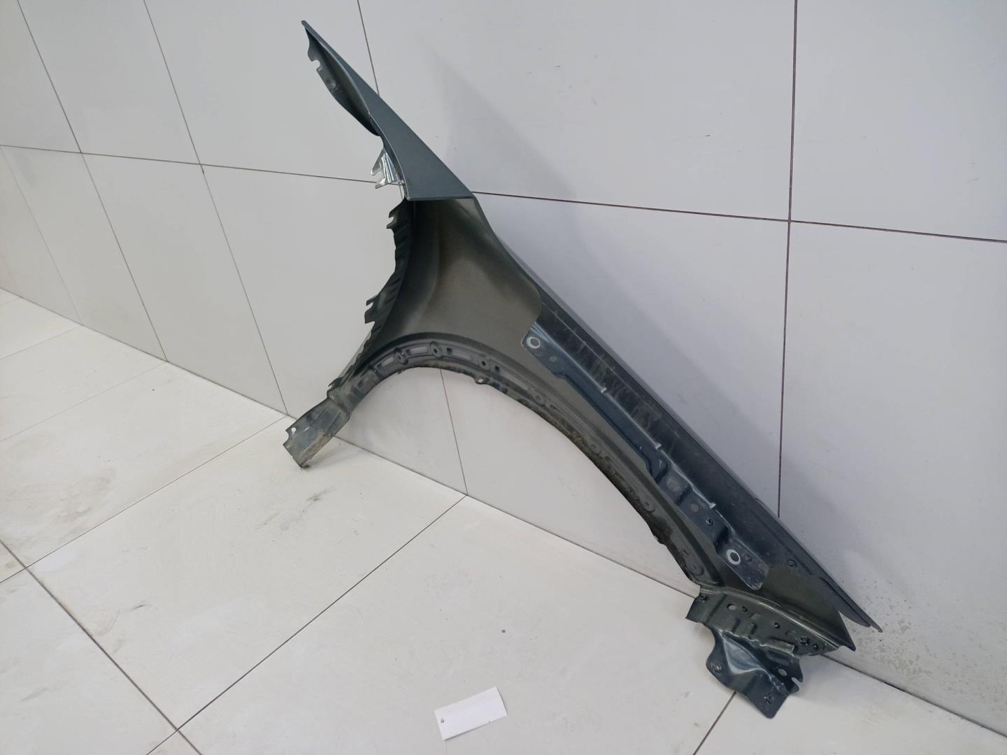 Крыло переднее левое