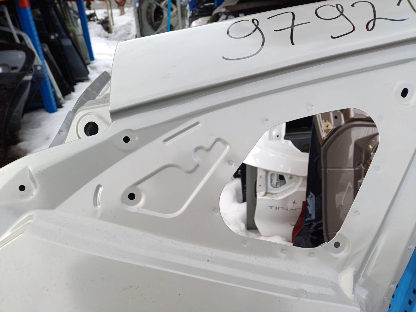 Кузовной элемент