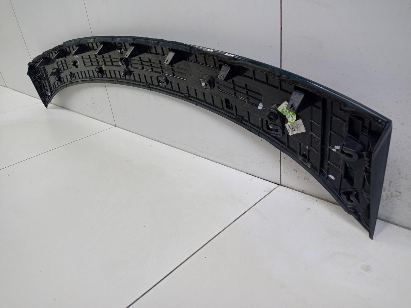 Накладка крышки багажника