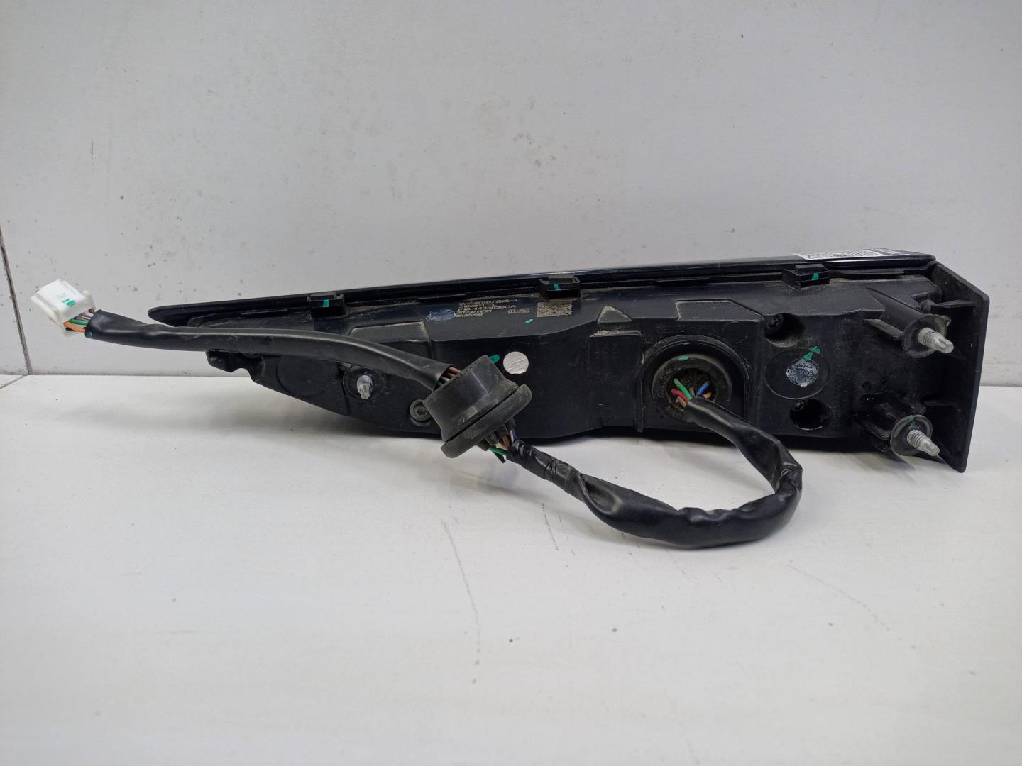 Фонарь задний внутренний левый