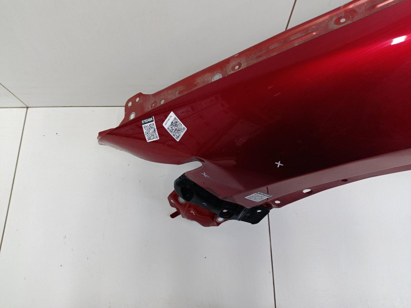 Крыло переднее левое