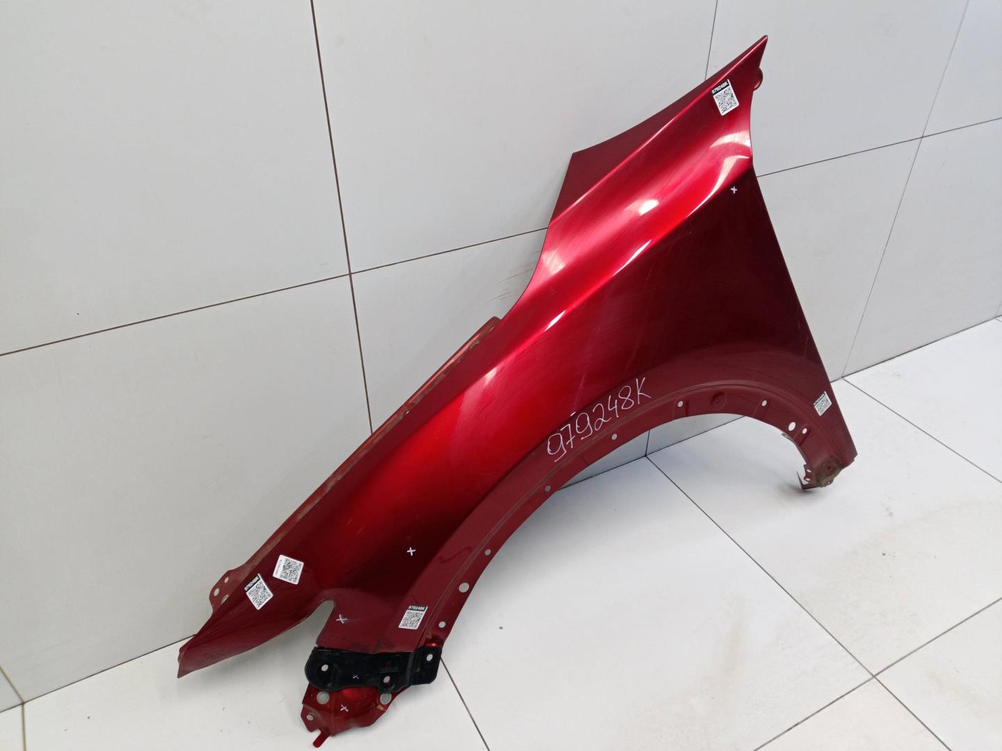 Крыло переднее левое