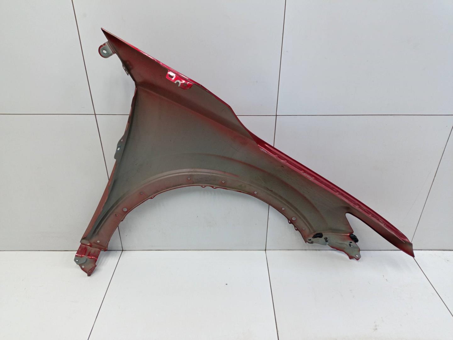 Крыло переднее левое