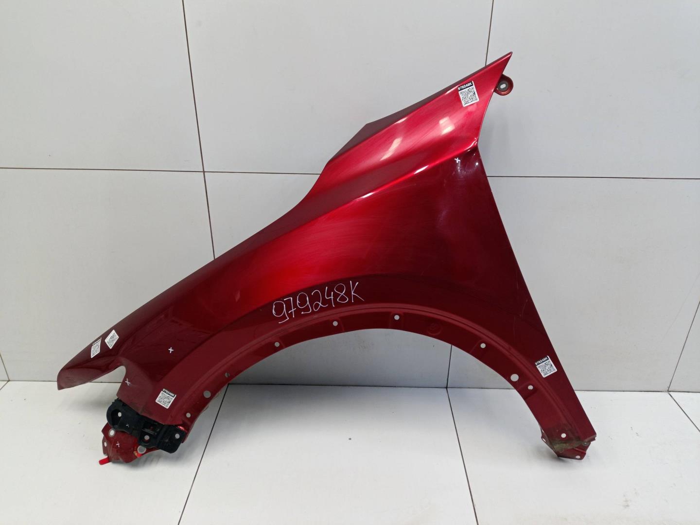 Крыло переднее левое