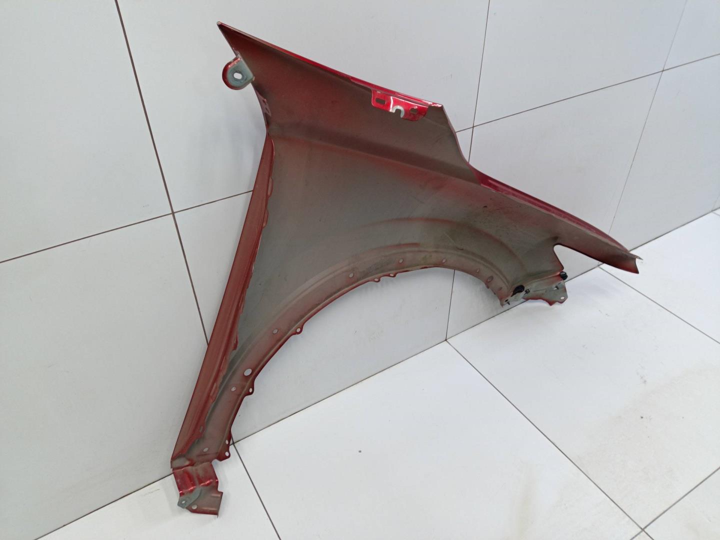 Крыло переднее левое