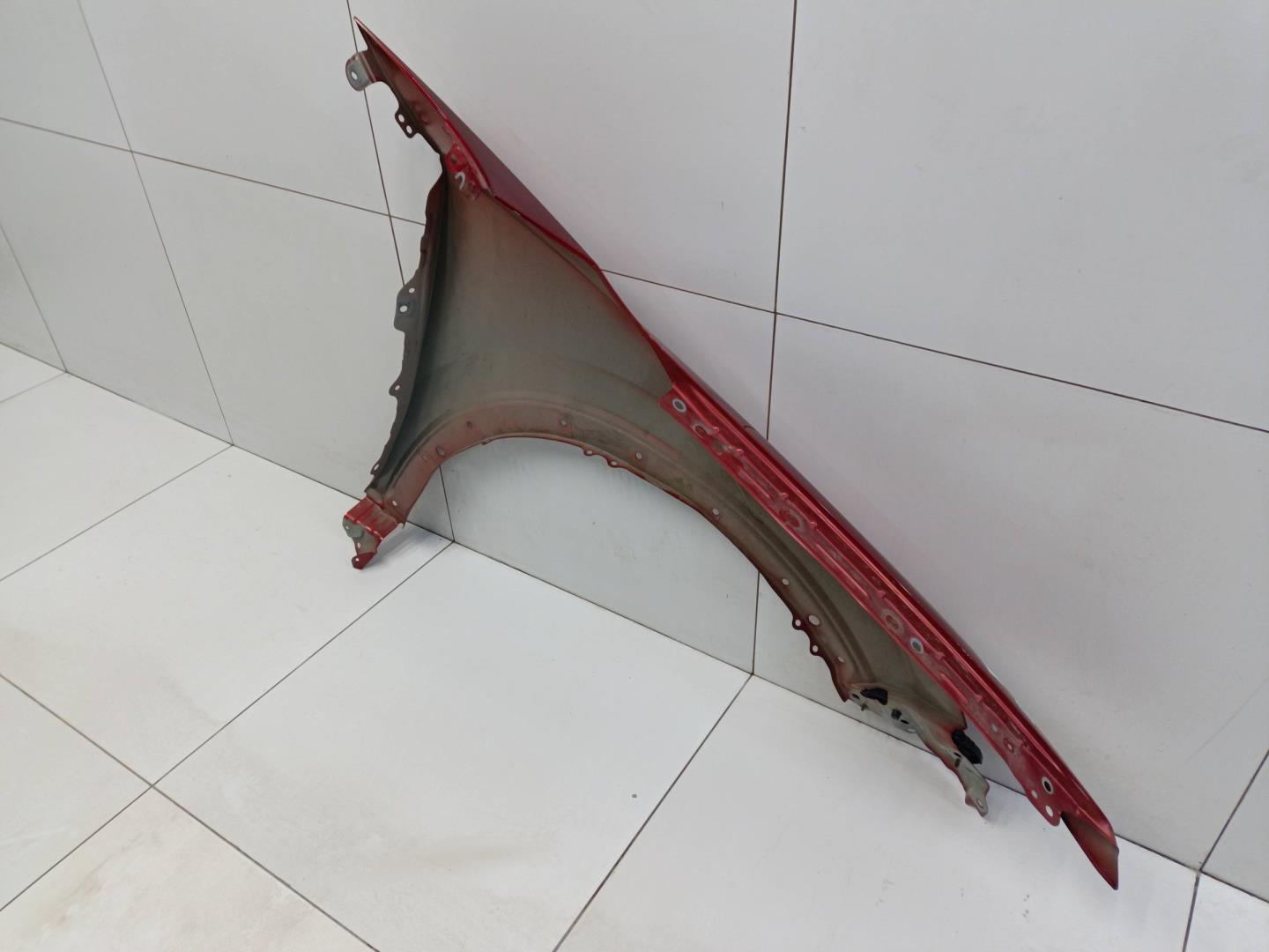 Крыло переднее левое