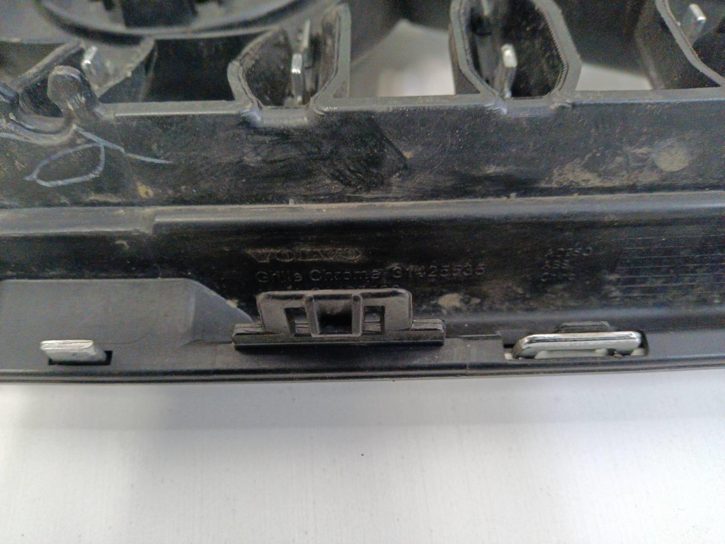 Решетка радиатора