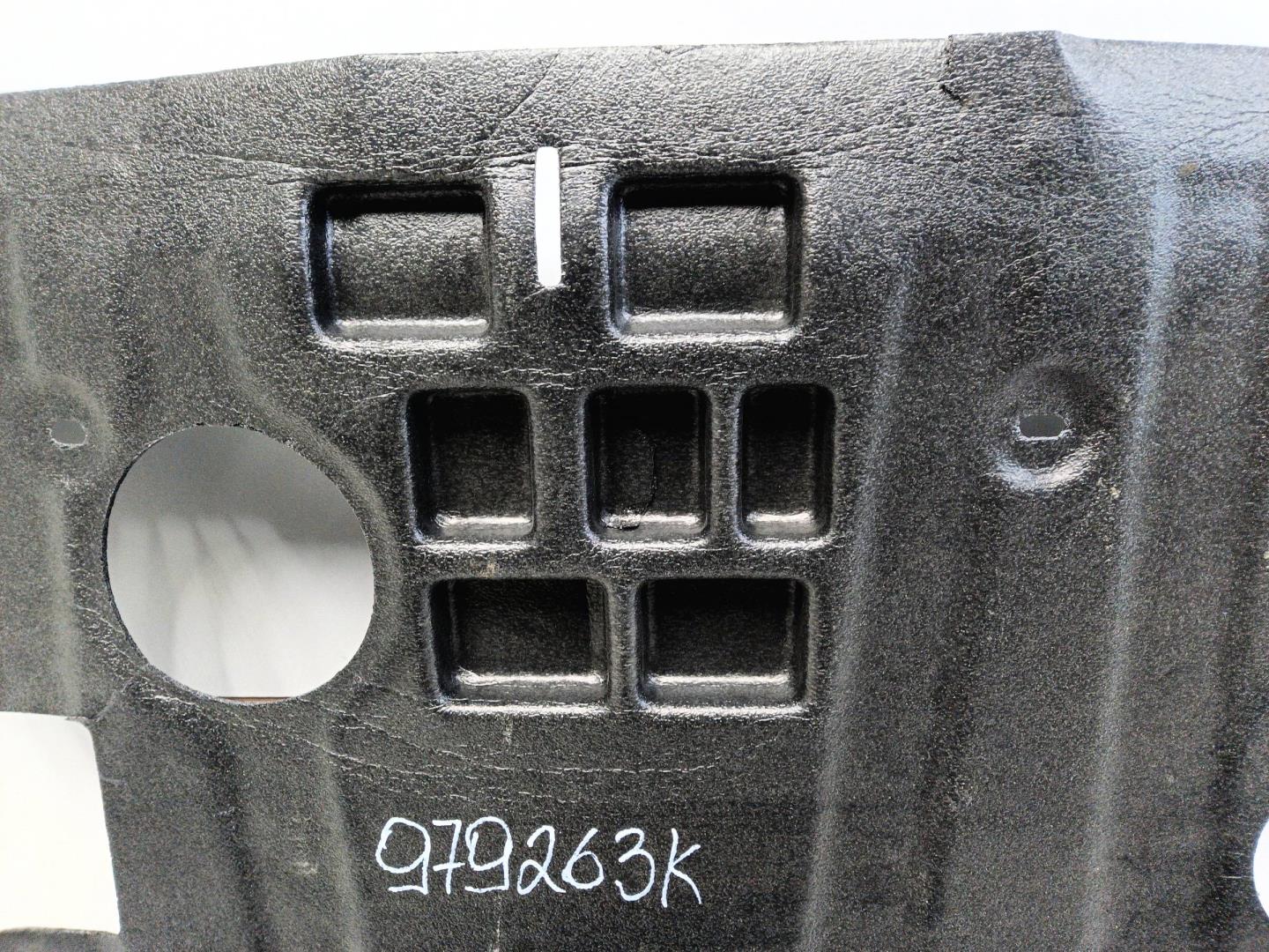 Пыльник двигателя