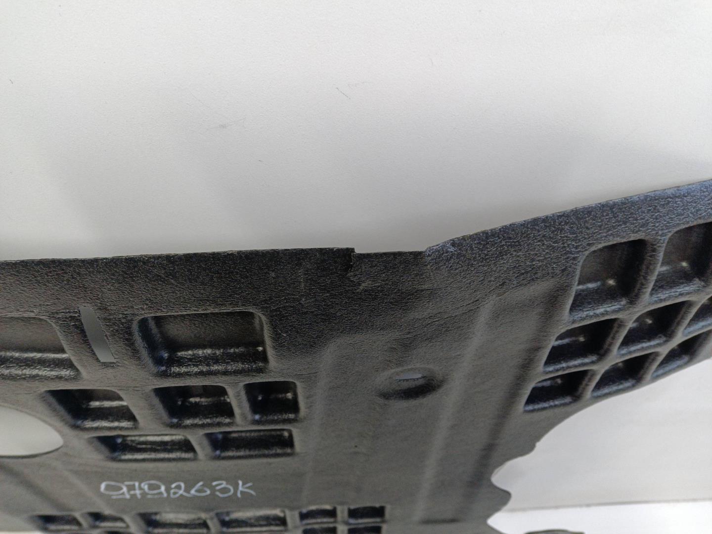 Пыльник двигателя