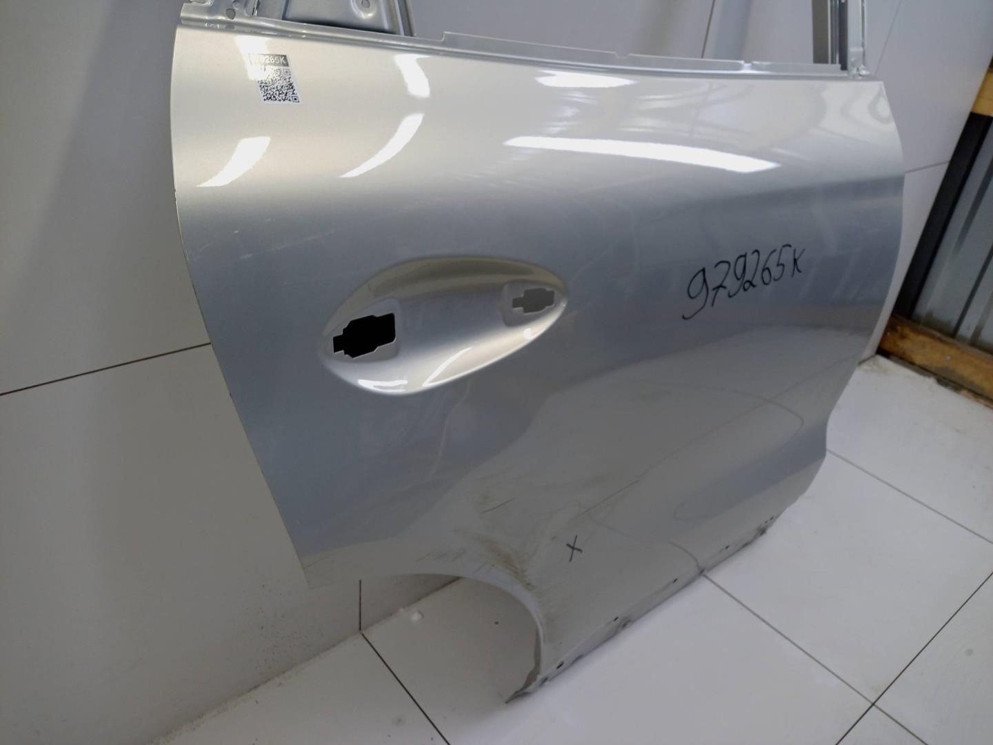 Дверь задняя правая