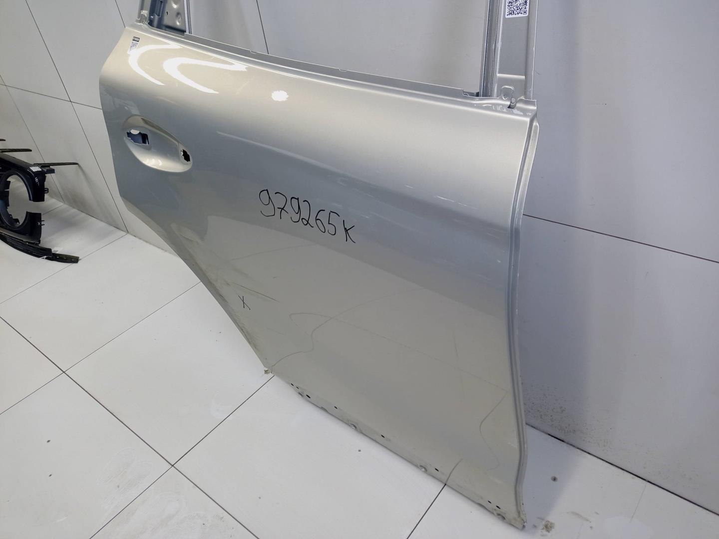 Дверь задняя правая
