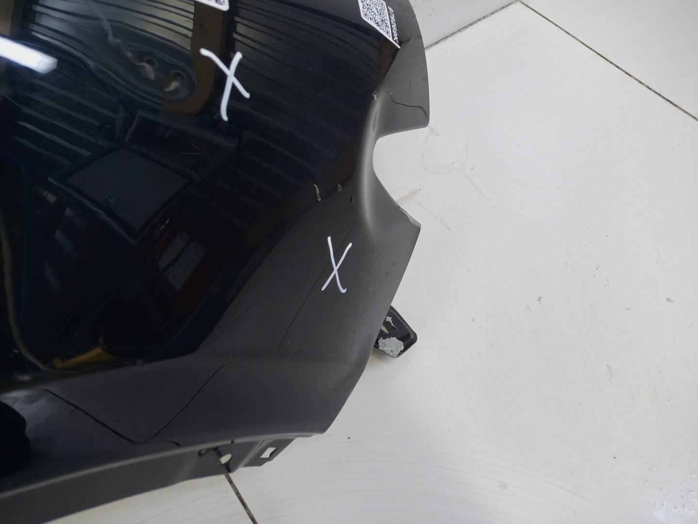 Крыло переднее правое