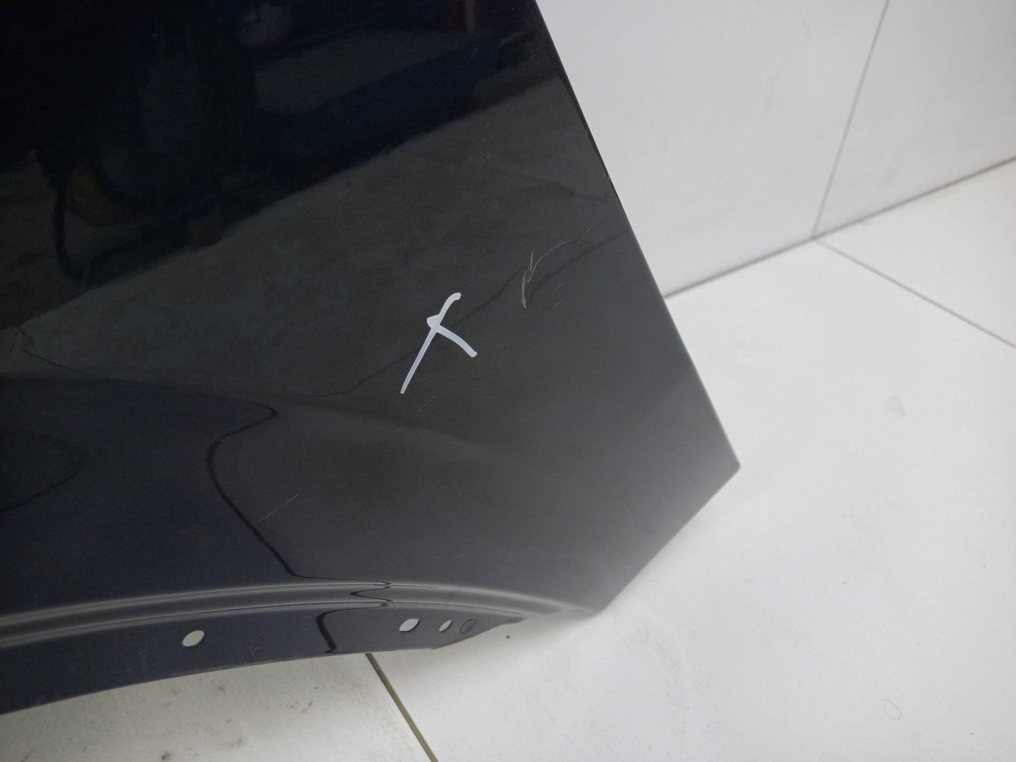 Крыло переднее левое