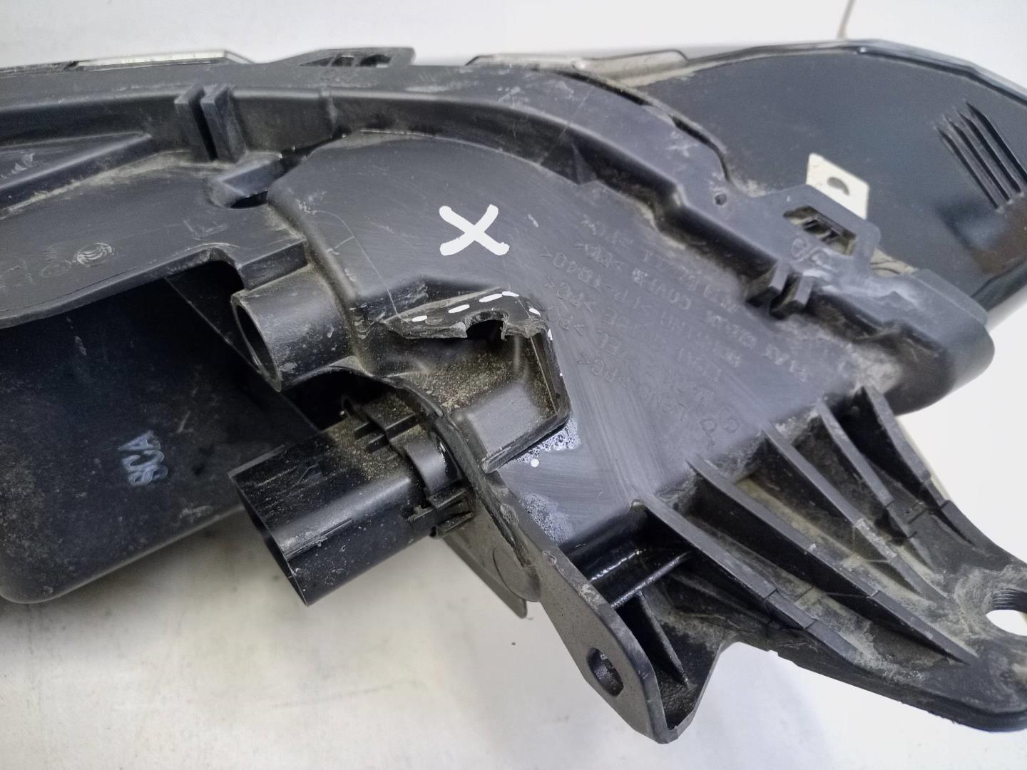 Фара дневного света левая (ходовые огни)