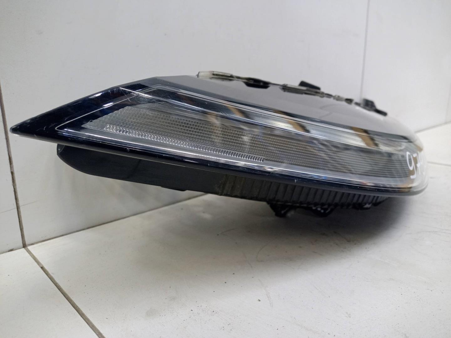 Фара дневного света левая (ходовые огни)