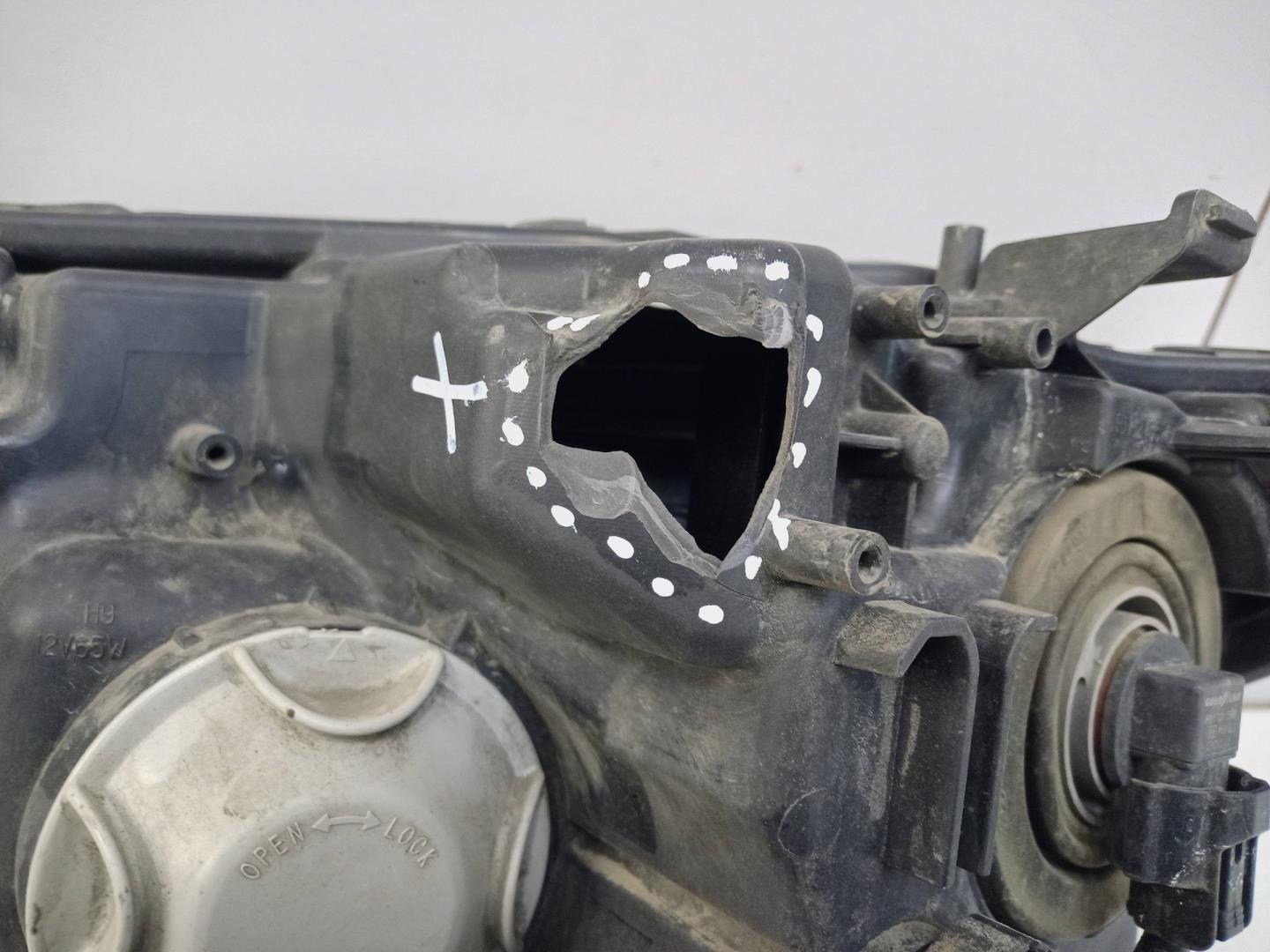 Фара правая