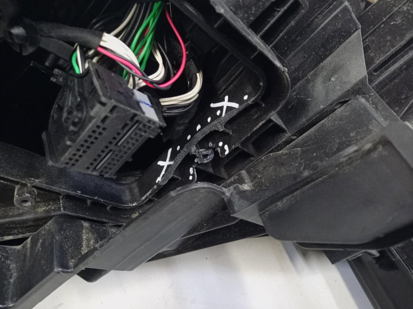 Фара правая