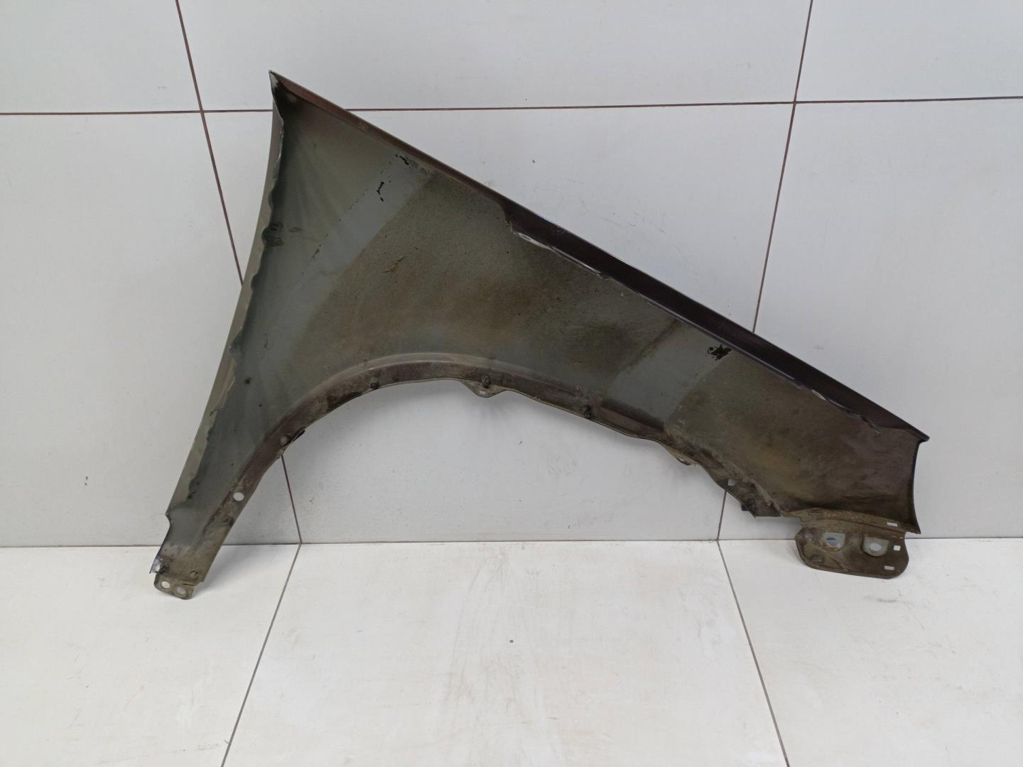 Крыло переднее левое