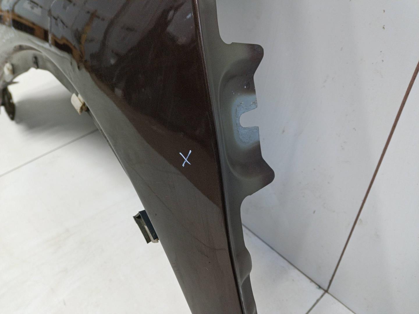 Крыло переднее левое