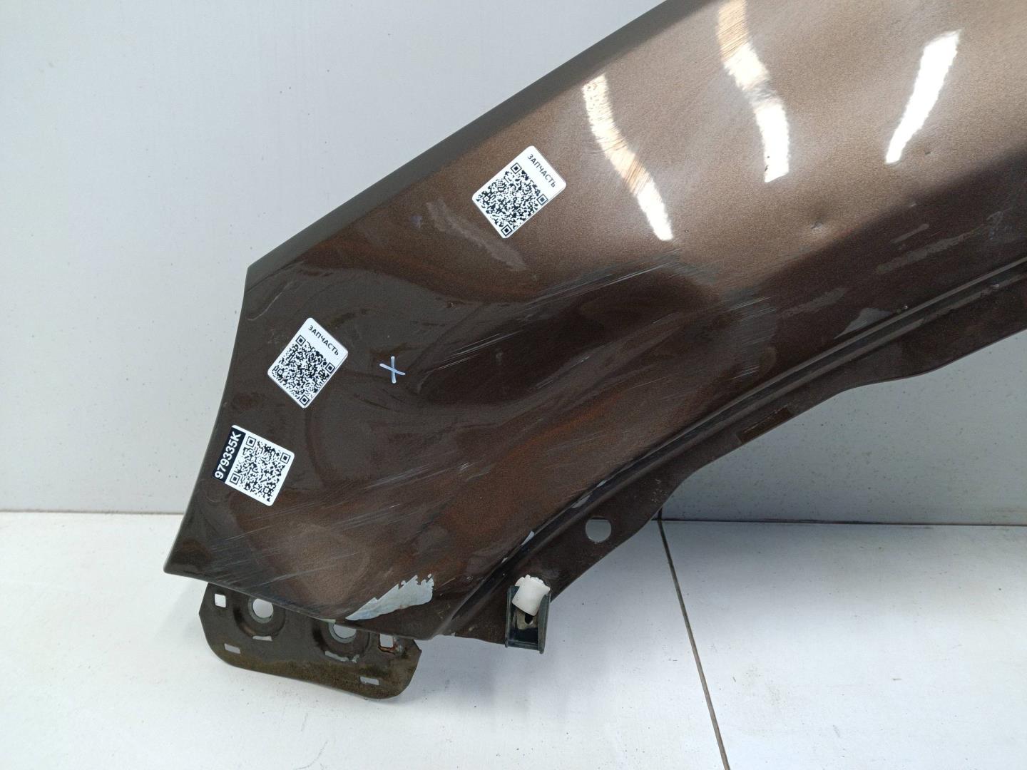 Крыло переднее левое