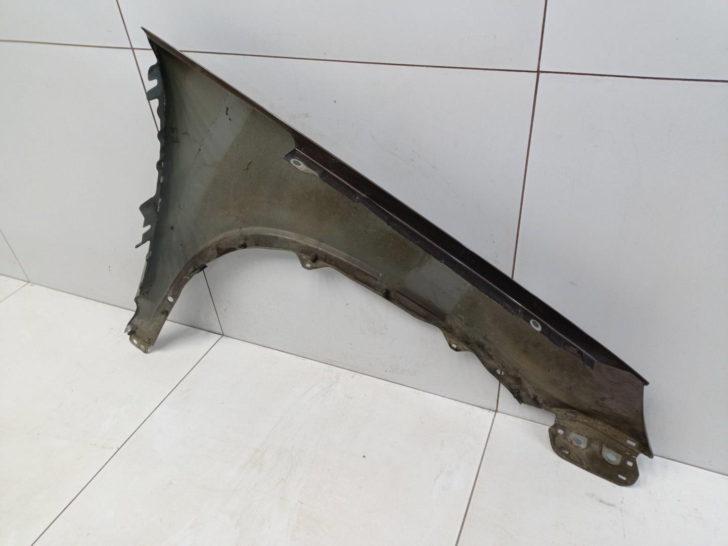 Крыло переднее левое