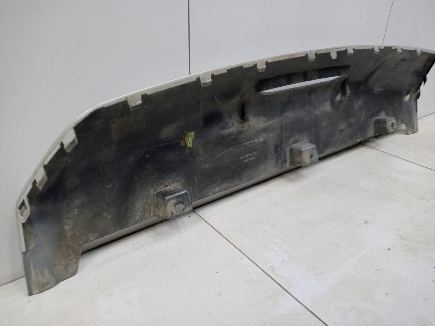 Накладка заднего бампера