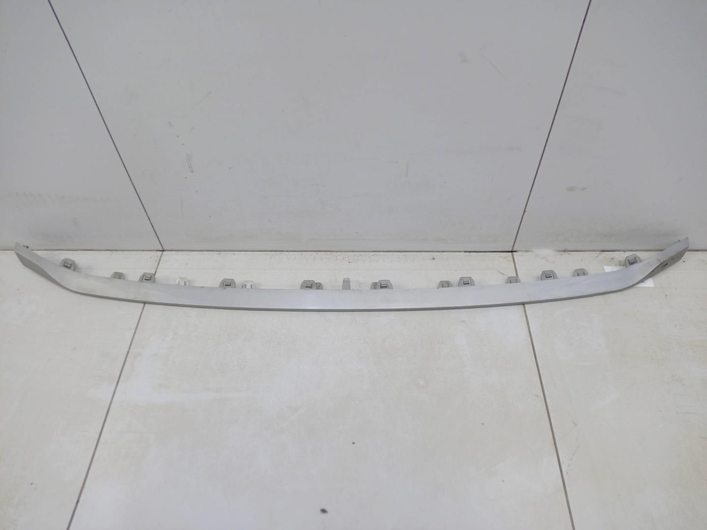 Накладка переднего бампера