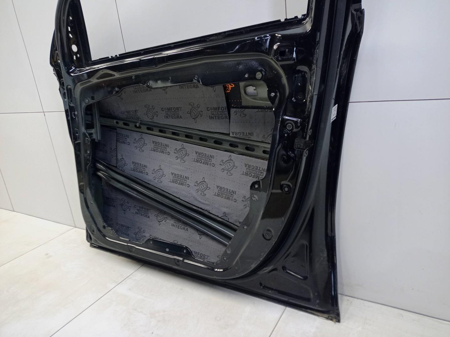 Дверь передняя правая