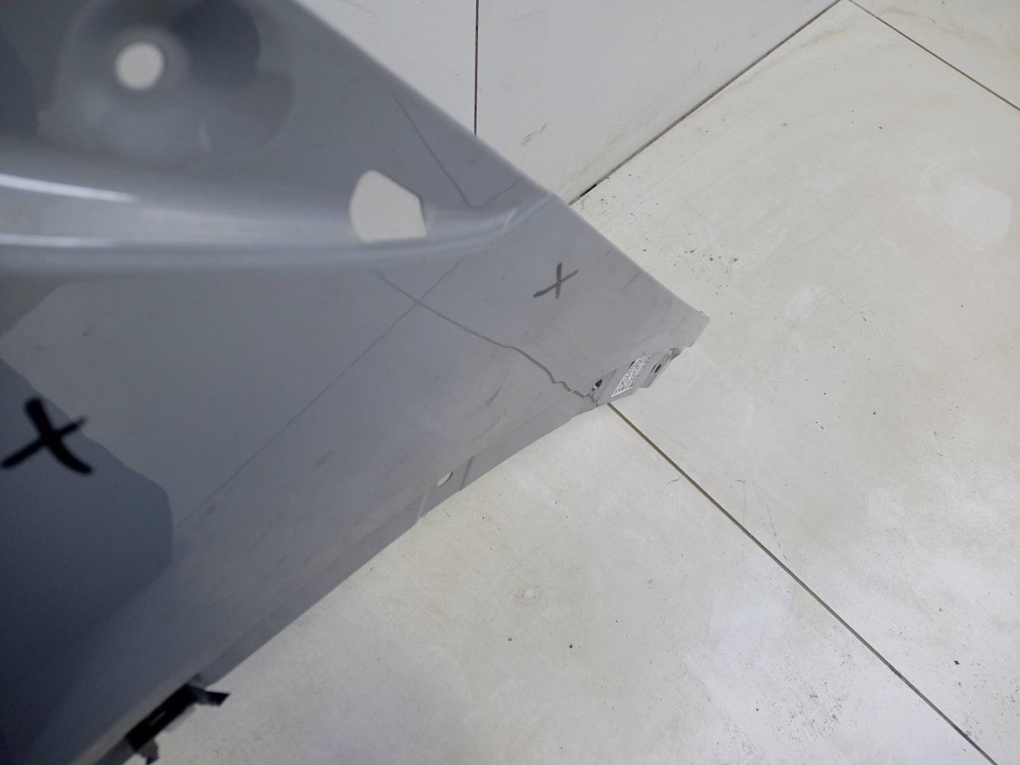 Крыло переднее левое