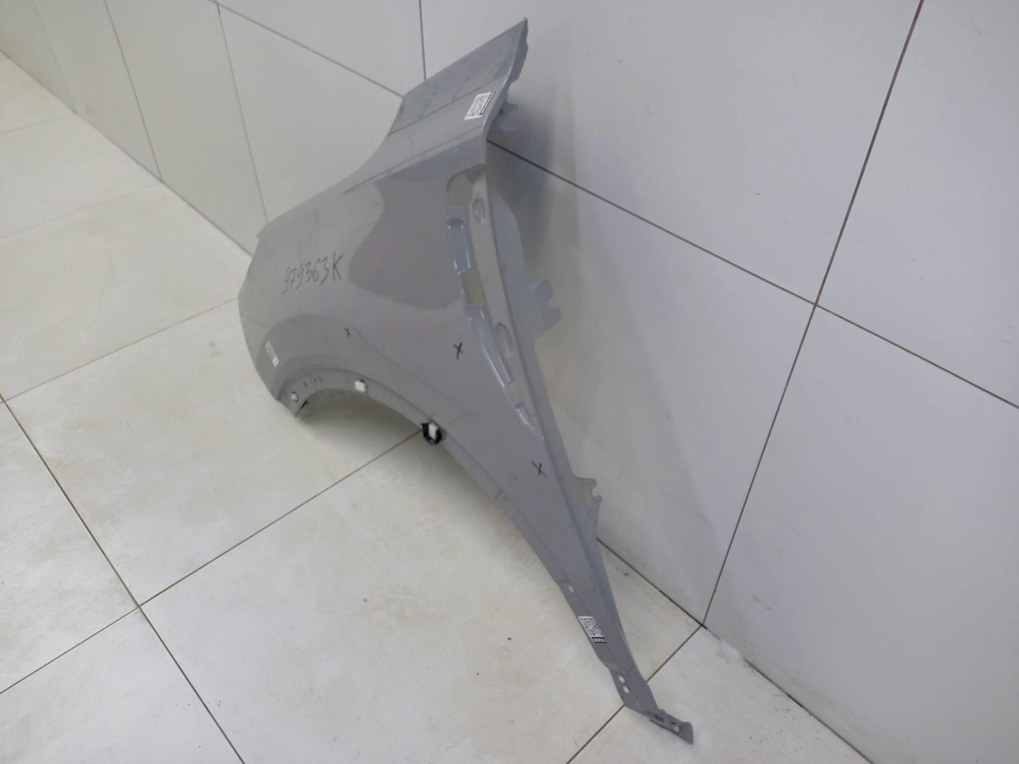 Крыло переднее левое