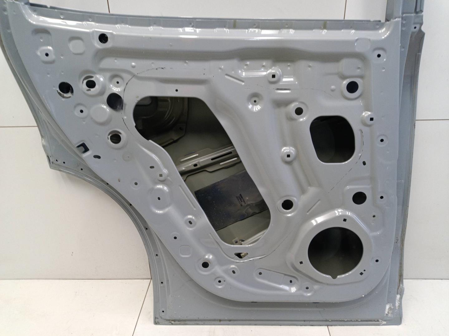 Дверь задняя левая