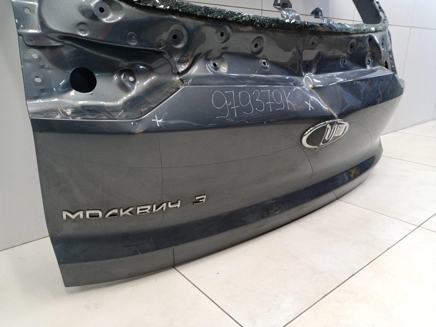 Дверь багажника