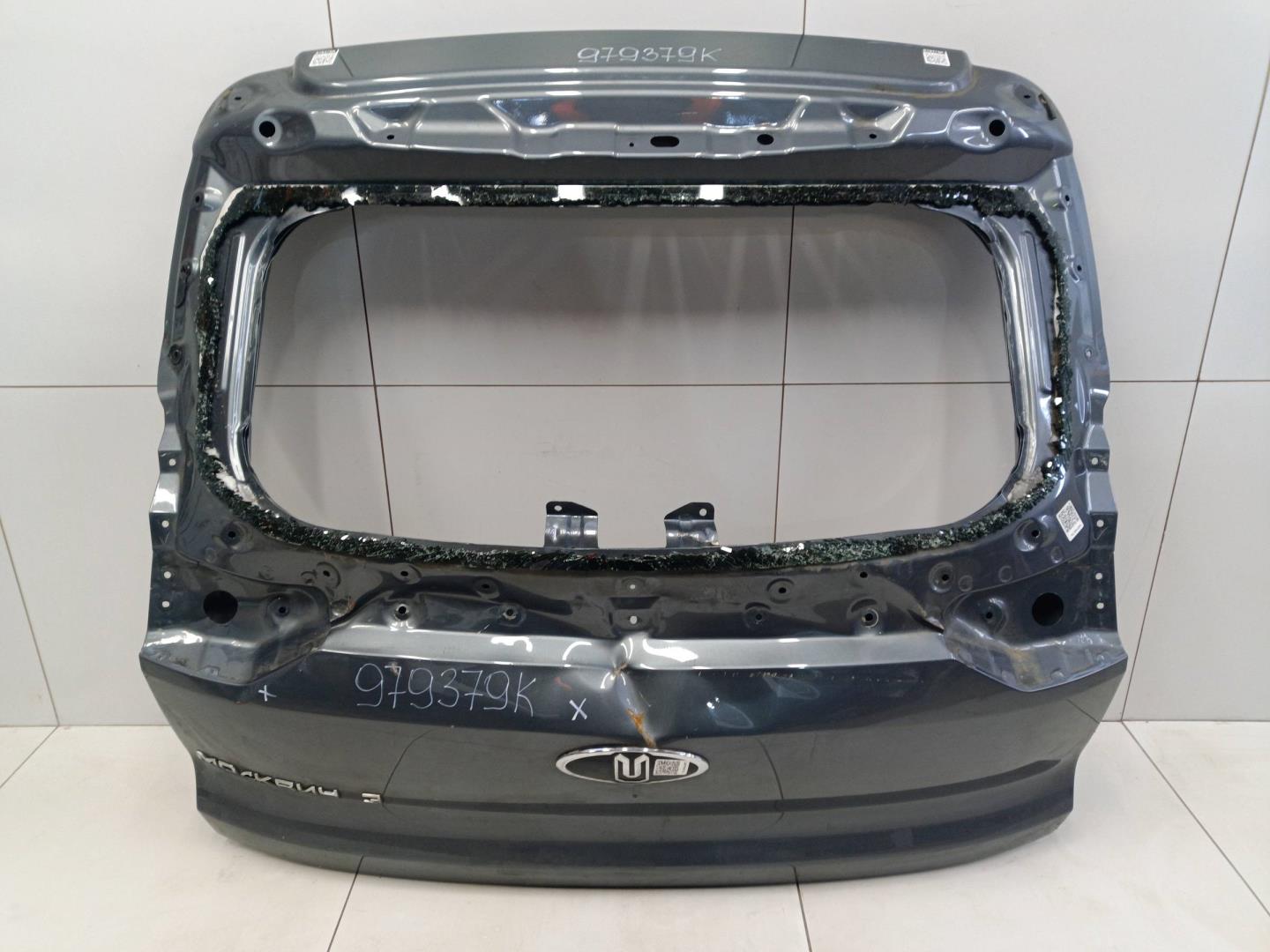 Дверь багажника