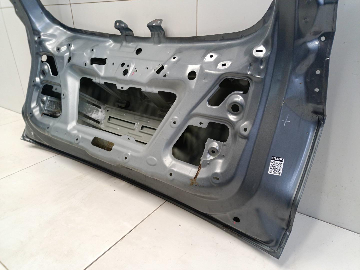 Дверь багажника