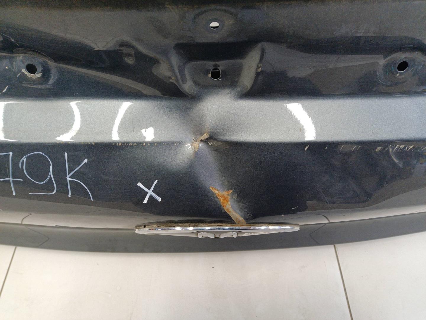 Дверь багажника