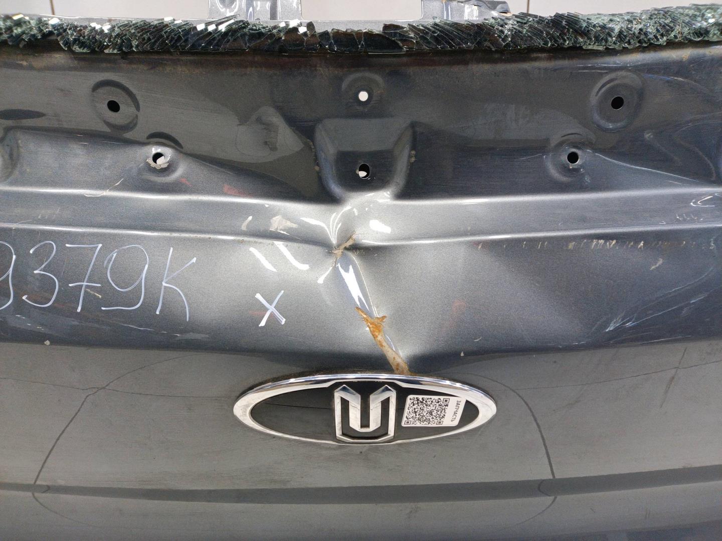 Дверь багажника