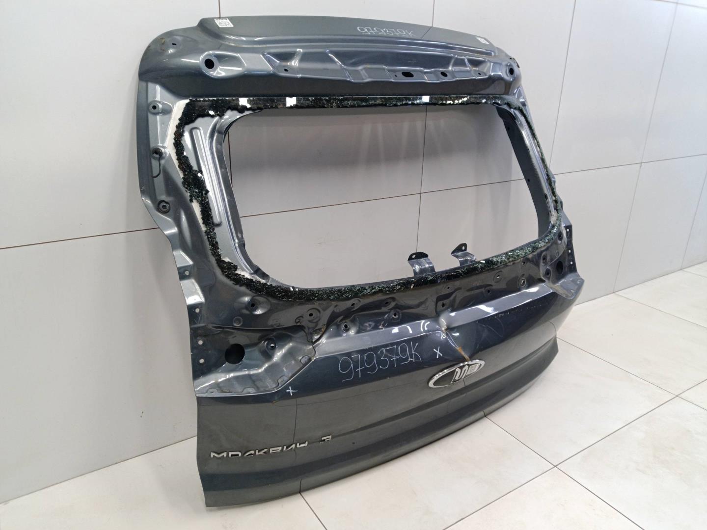 Дверь багажника