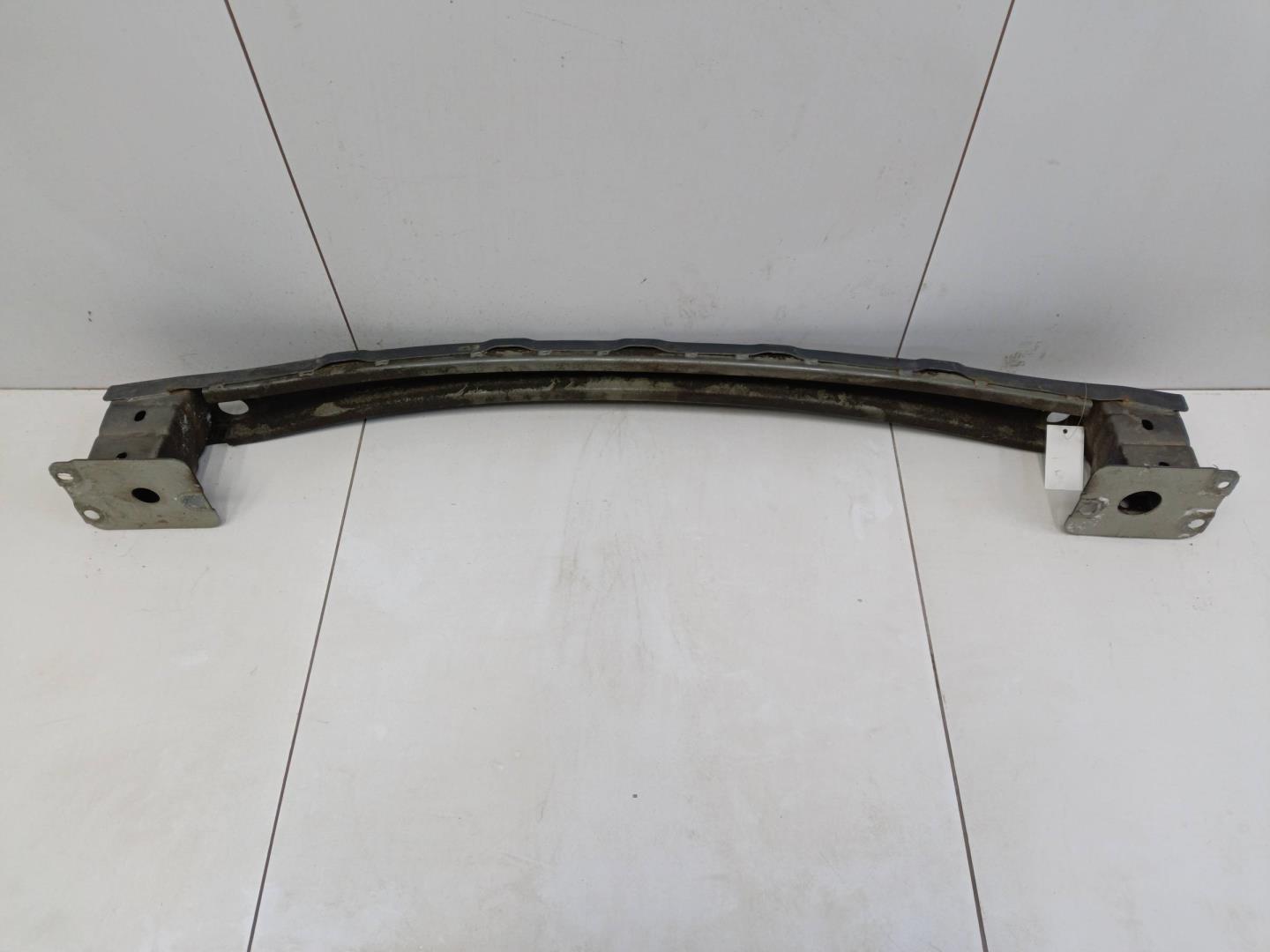 Усилитель заднего бампера