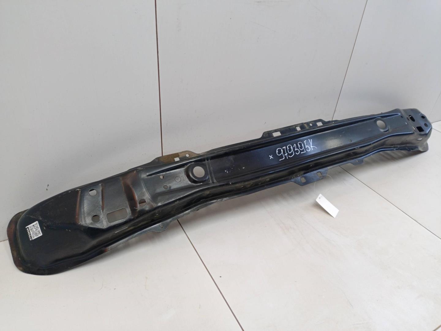 Усилитель переднего бампера