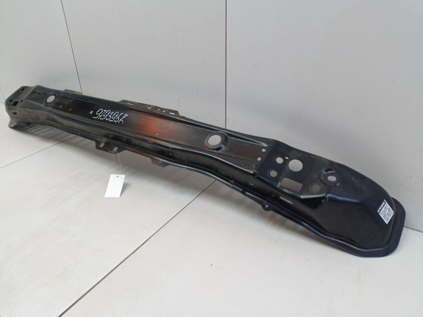 Усилитель переднего бампера