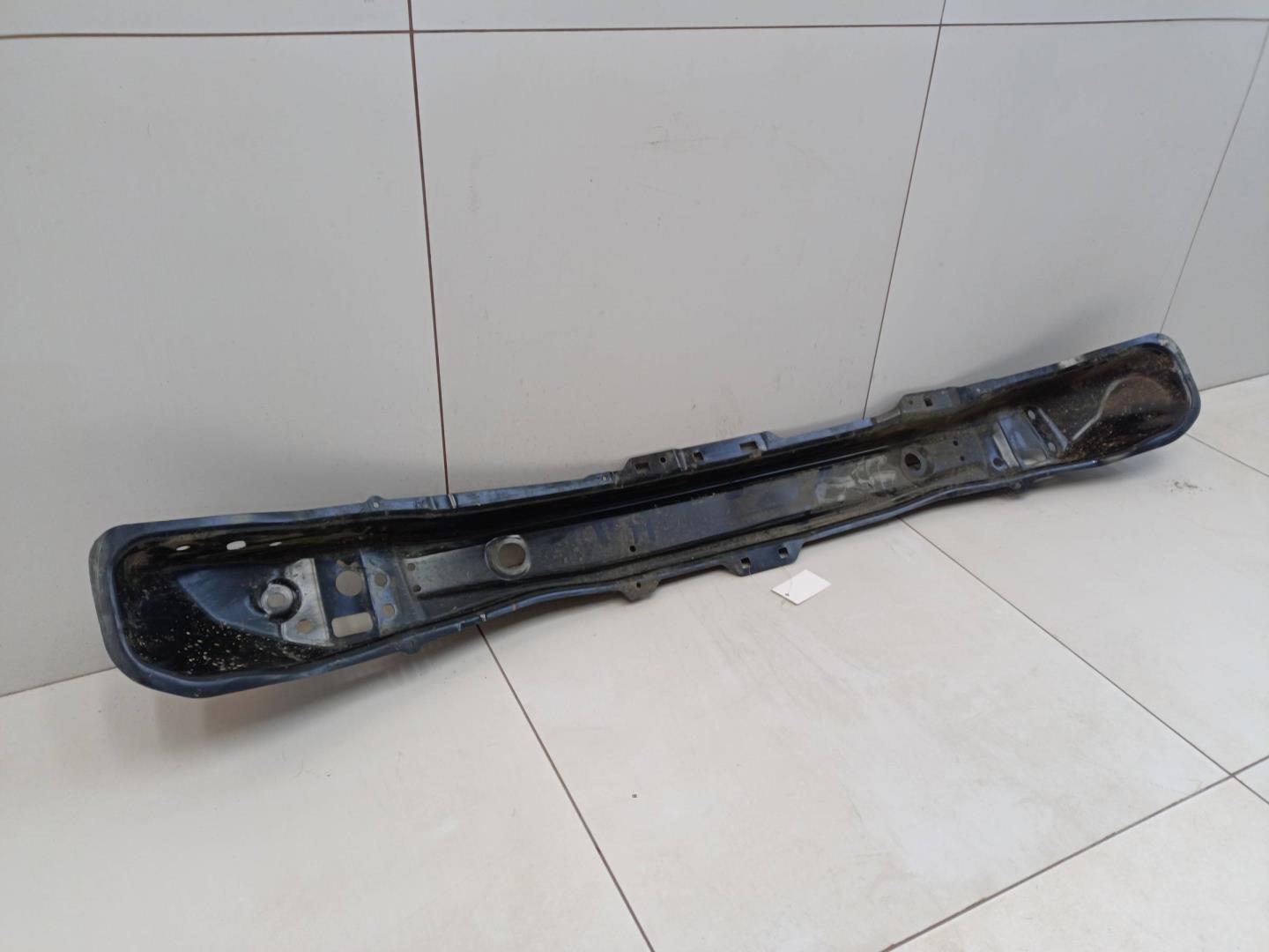 Усилитель переднего бампера