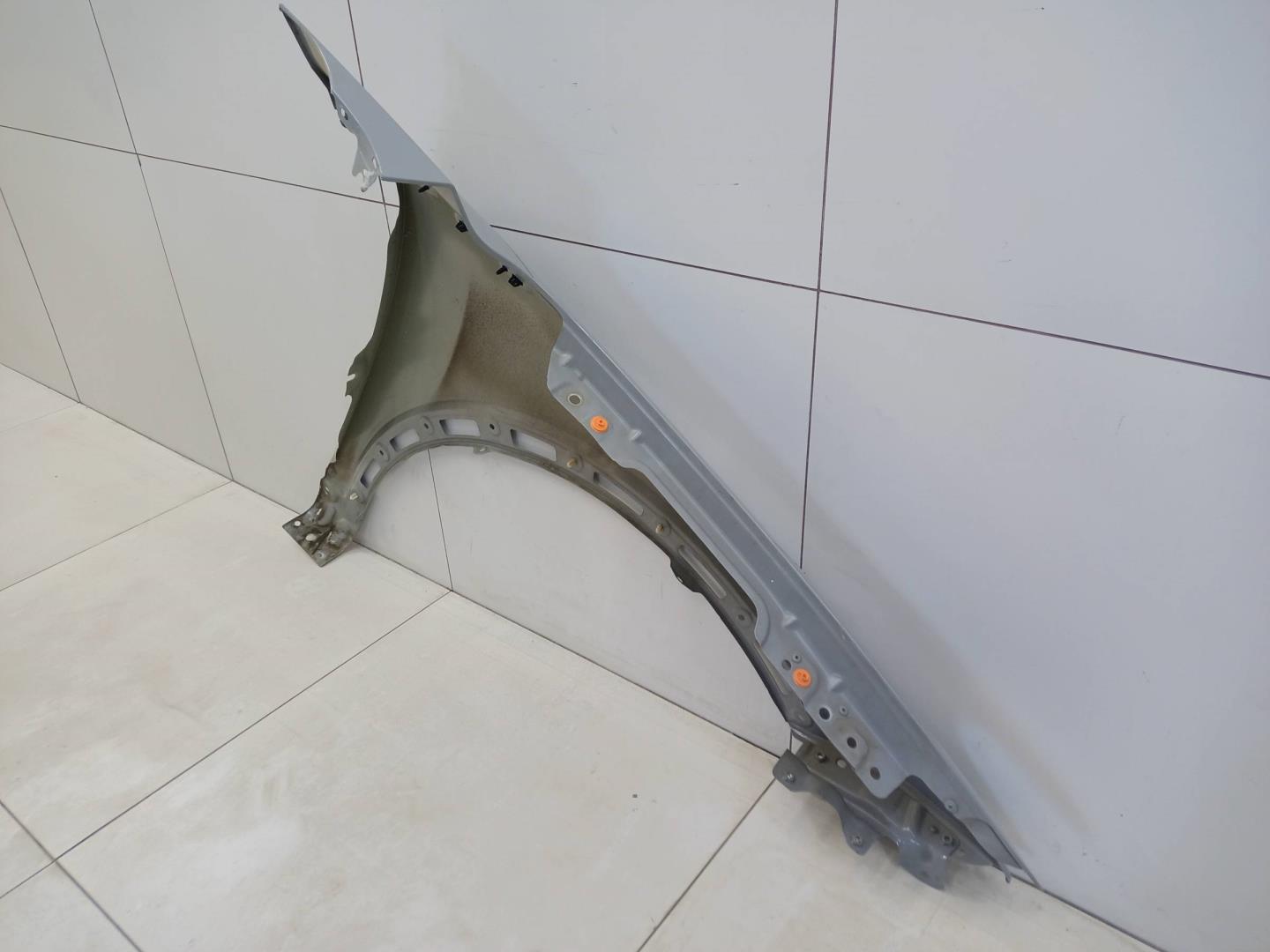 Крыло переднее левое