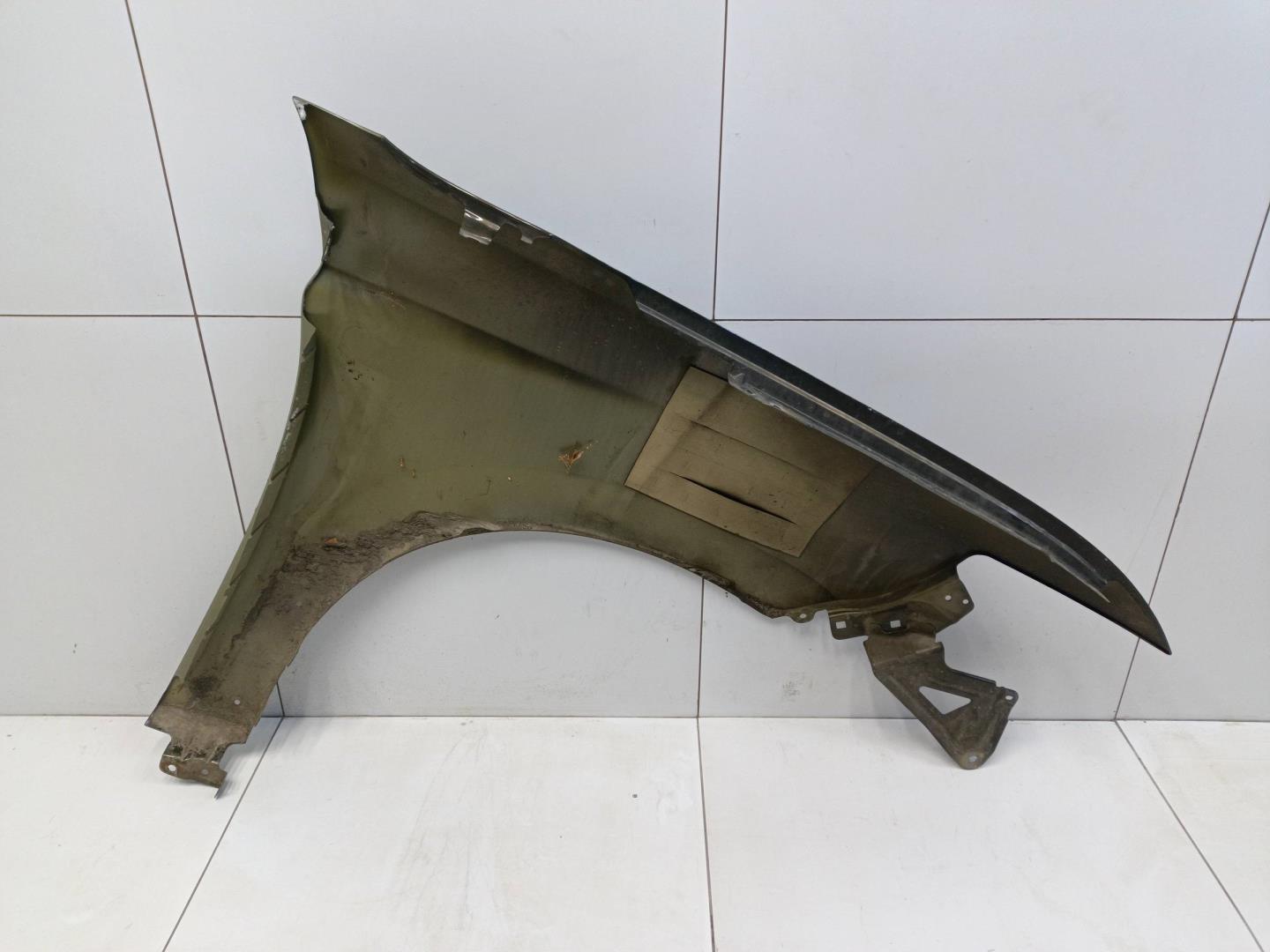 Крыло переднее левое